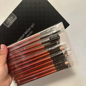 Anjou 24-Pcs Make-Up Brush Set (22 individually wrapped brushes inside)